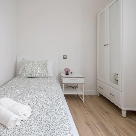 3br Poema Modern Flat *